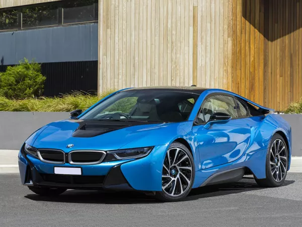 Dịch vụ thay Kính chắn gió xe BMW i8 tận nơi